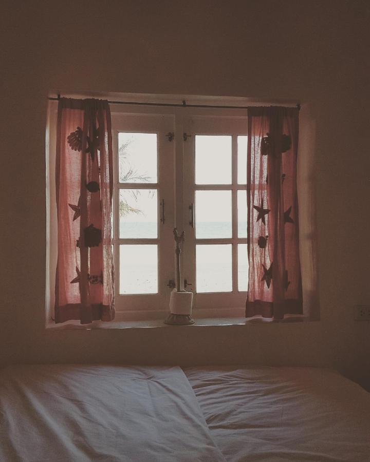 Maliblues Bed & Art Gallery Чумфон Екстериор снимка